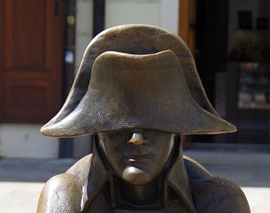 File:Inverted Napoleon hat (Radiopaedia 49810).jpg