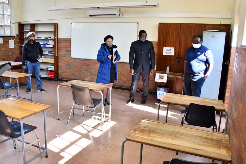 File:Deputy Minister Buti Manamela visits institutions of higher learning to monitor the state of readiness (GovernmentZA 49983820647).jpg