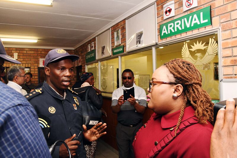File:Deputy Ministers Thembi Siweya and Njabulo Nzuzato visit Emanguzi border post (GovernmentZA 48896003941).jpg