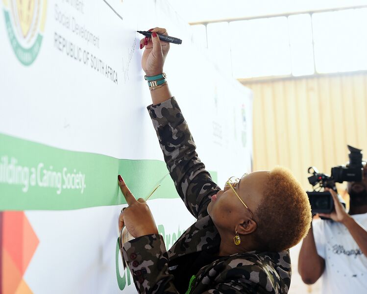File:Social Development Minister Lindiwe Zulu addresses the 2019 National Child Protection Week Campaign launch (GovernmentZA 47991888287).jpg