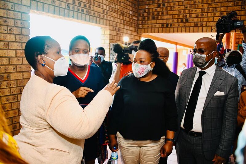 File:Deputy Minister Thembi Siweya visits St. Rita Hospital for frontline monitoring of the rollout of the vaccination programme, 23 Mar 2021 (GovernmentZA 51068032156).jpg
