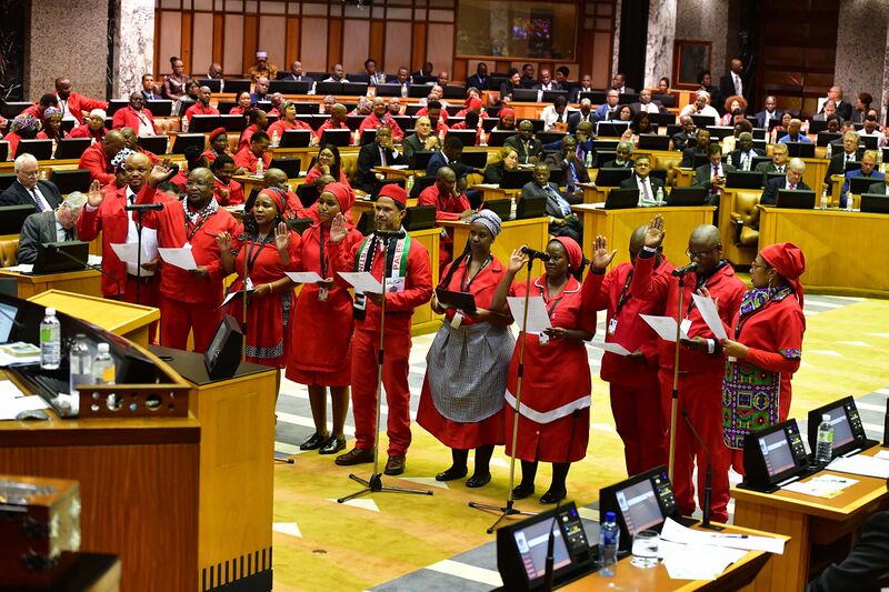 File:Chief Justice Mogoeng Mogoeng swears in designated members of the National Assembly (GovernmentZA 47855722562).jpg
