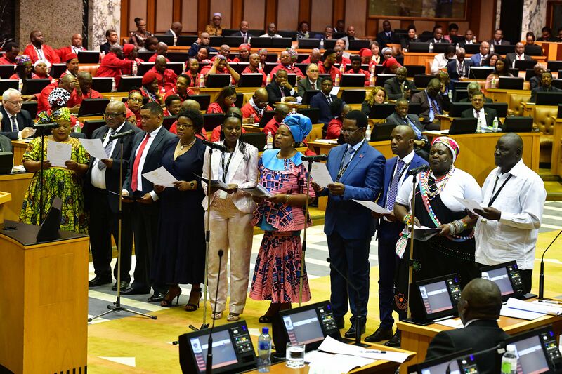File:Chief Justice Mogoeng Mogoeng swears in designated members of the National Assembly (GovernmentZA 40941166033).jpg