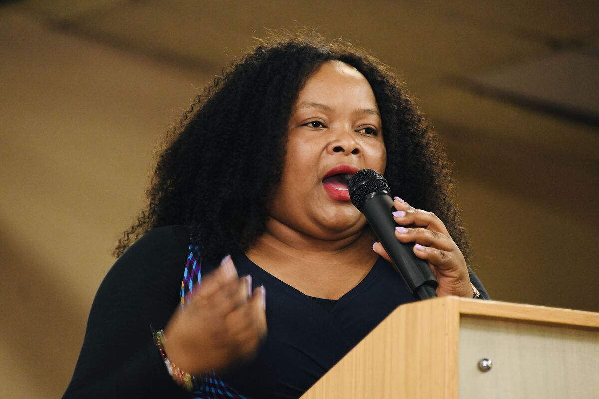 File:Deputy Minister Thembi Siweya during a Community Mbizo in ...