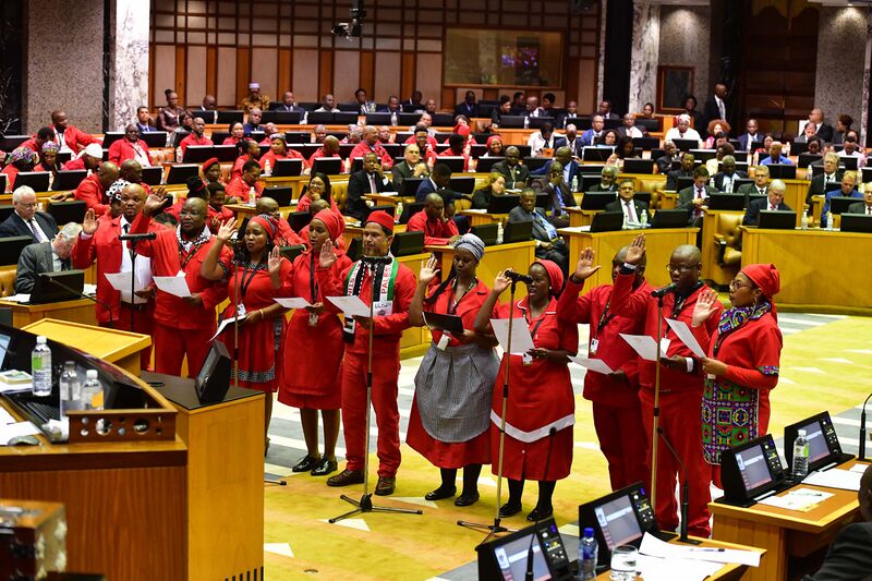 File:Chief Justice Mogoeng Mogoeng swears in designated members of the National Assembly (GovernmentZA 46991673415).jpg