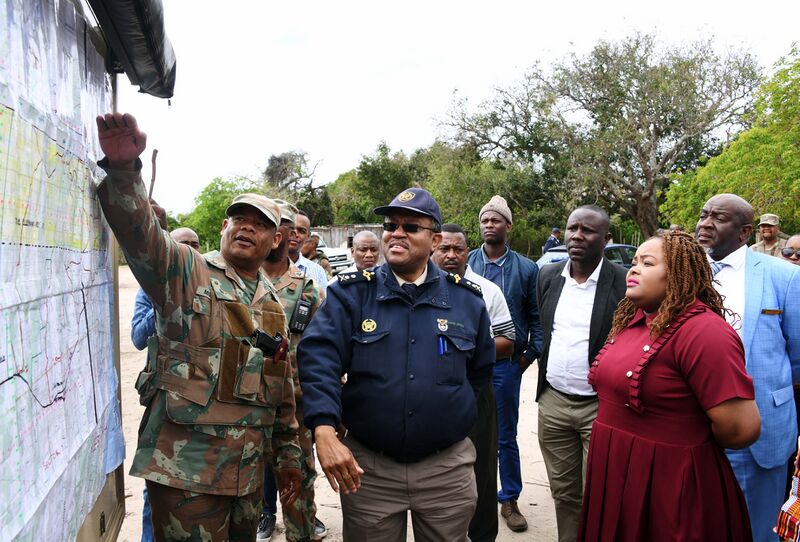 File:Deputy Ministers Thembi Siweya and Njabulo Nzuzato visit Emanguzi border post (GovernmentZA 48896004686).jpg