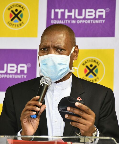 File:Ithuba National Lottery Fund hands over reusable face masks Ministers Zweli Mkhize and Bheki Cele in Sandton (GovernmentZA 49869740386).jpg