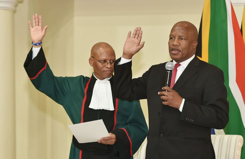 File:Chief Justice Mogoeng Mogoeng swears in newly appointed Ministers (GovernmentZA 47972101437).jpg