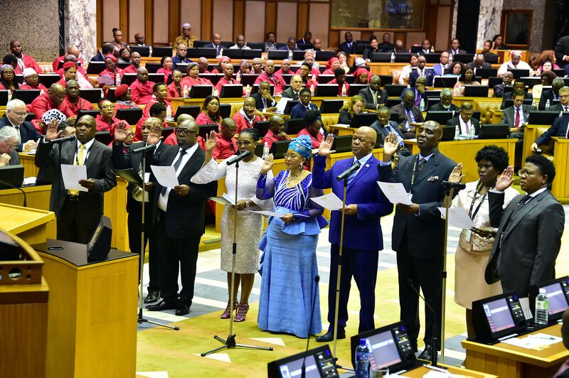 File:Chief Justice Mogoeng Mogoeng swears in designated members of the National Assembly (GovernmentZA 40941162743).jpg