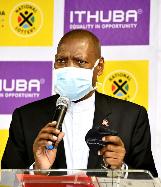File:Ithuba National Lottery Fund hands over reusable face masks Ministers Zweli Mkhize and Bheki Cele in Sandton (GovernmentZA 49869208168).jpg