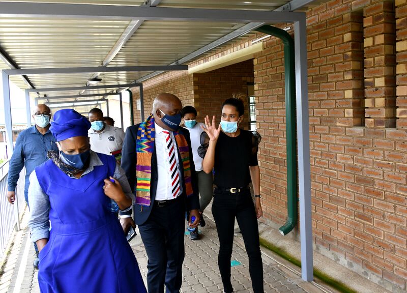 File:MEC Tasneem Motara hands over Abram Hlophe Primary School in Katlehong, Gauteng (GovernmentZA 50931931231).jpg