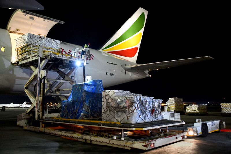 File:Arrival of medical supplies donated by the People’s Republic of China to South Africa (GovernmentZA 49776582056).jpg