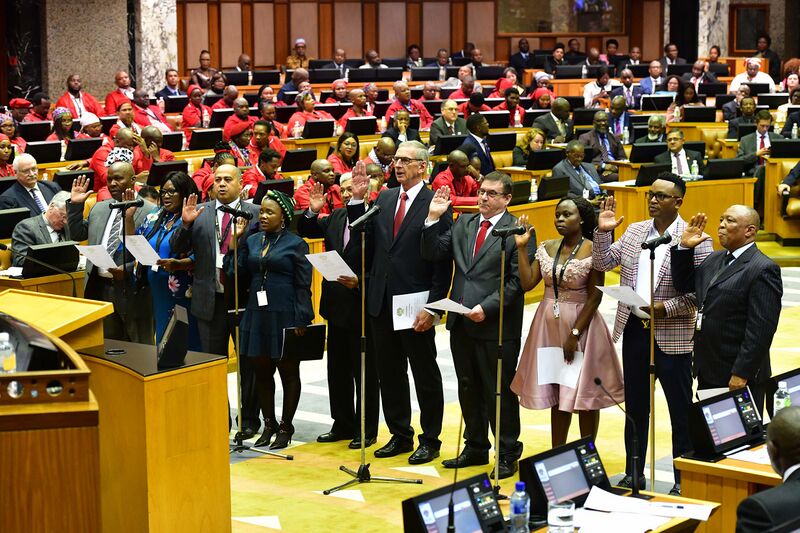 File:Chief Justice Mogoeng Mogoeng swears in designated members of the National Assembly (GovernmentZA 47118369464).jpg