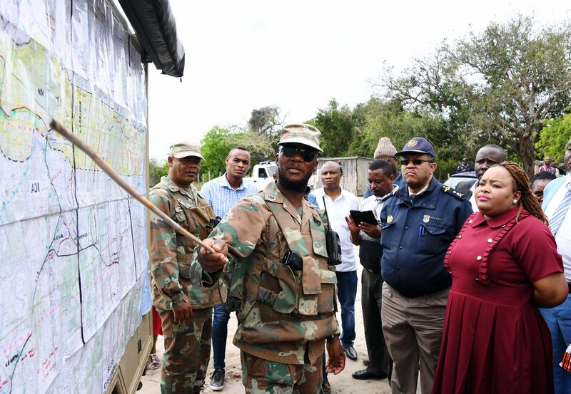 File:Deputy Ministers Thembi Siweya and Njabulo Nzuzato visit Emanguzi border post (GovernmentZA 48896004646).jpg