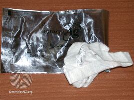 Silver-containg dressing