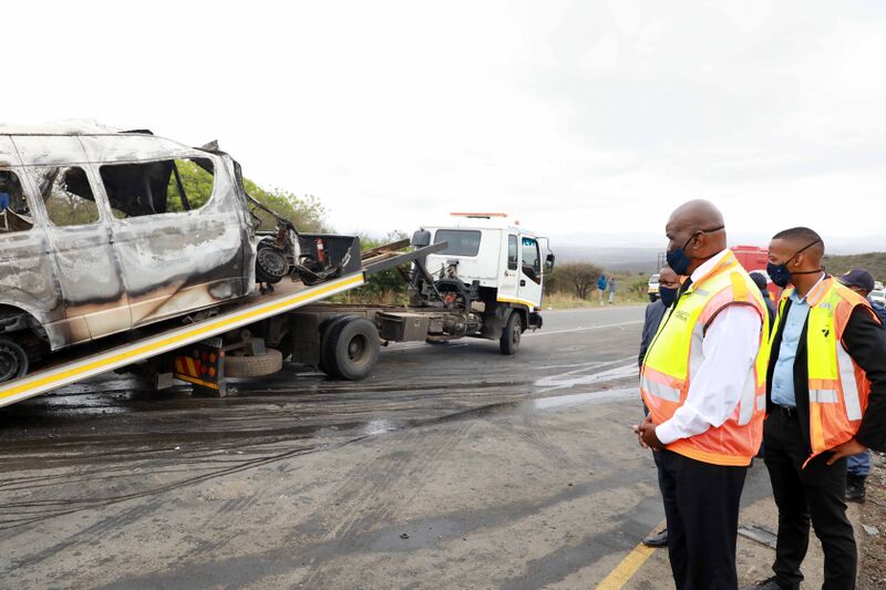 File:MEC Bheki Ntuli visits R34 accident scene in KwaZulu-Natal (GovernmentZA 50515636961).jpg