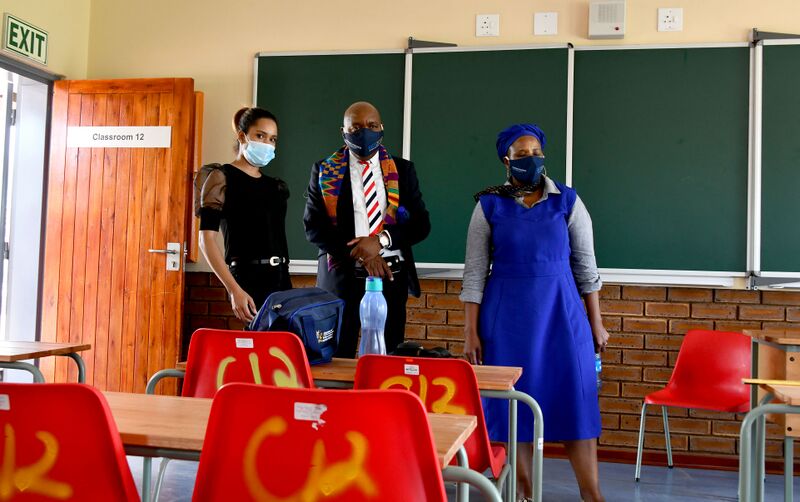 File:MEC Tasneem Motara hands over Abram Hlophe Primary School in Katlehong, Gauteng (GovernmentZA 50931931126).jpg