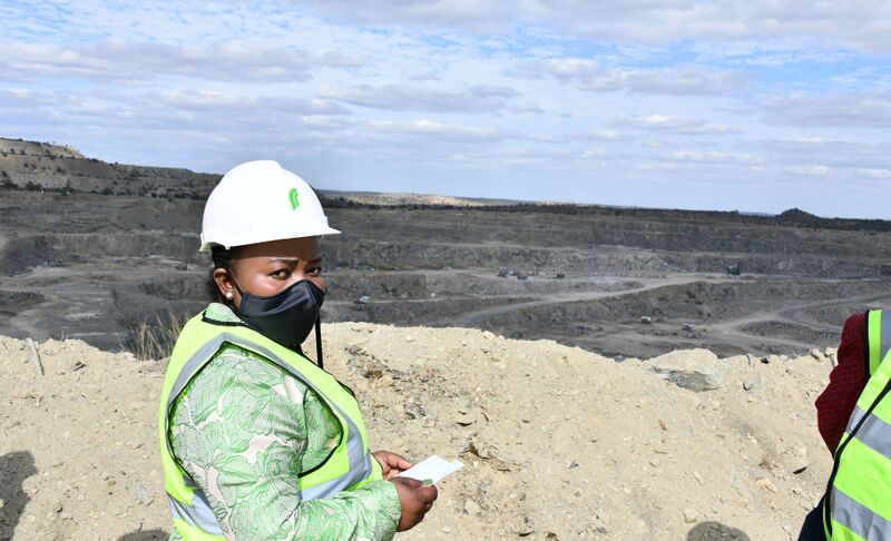 File:Deputy Minister Thembi Siweya and MEC of Economic Development in Limpopo Province, Mr Thabo Mokone monitor the state of readiness for Foskor Mine (GovernmentZA 49983073518).jpg
